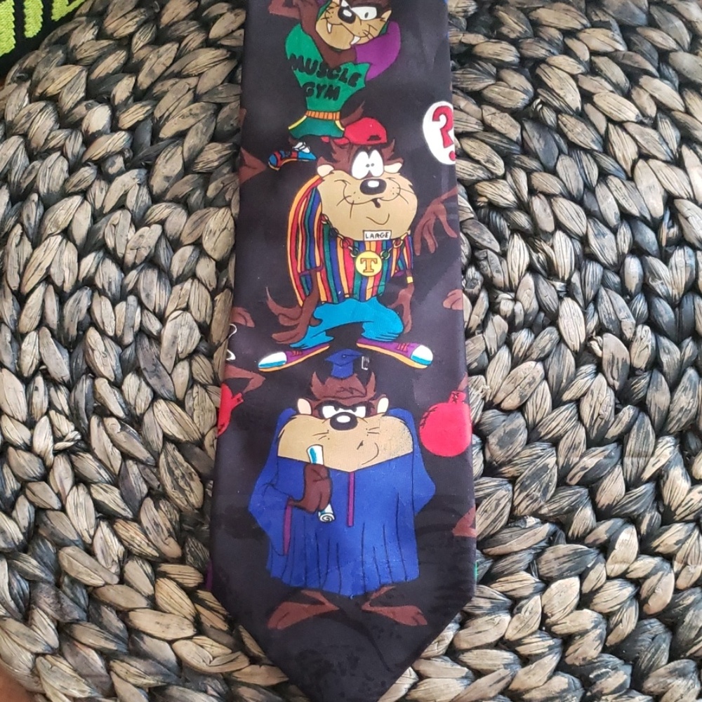 Looney Tunes Tax tie